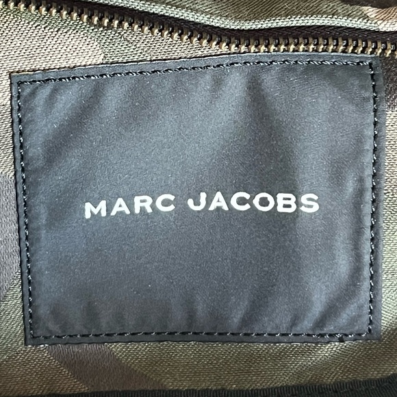 2S4HTT002H03 - Marc Jacobs The Camo Jacquard Medium Tote Bag - Picture 11 of 16